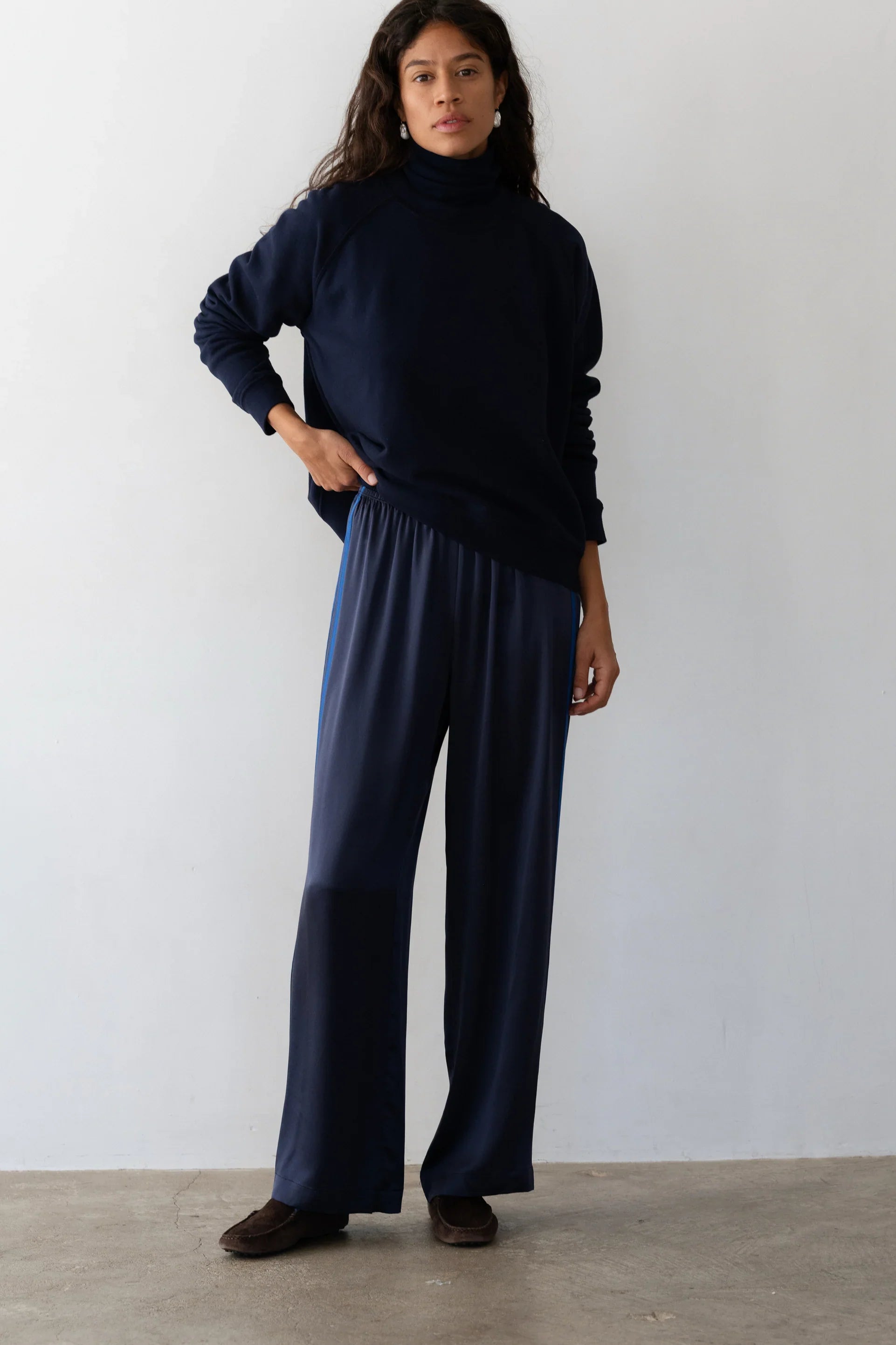 The Silk Stripe Simple Pant - Navy/Blueberry