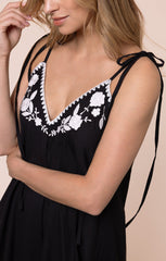 Floaty Dress w/ Emb - Black/Cream