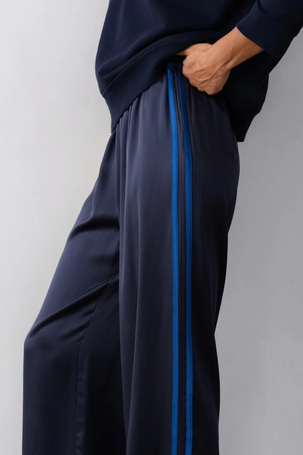 The Silk Stripe Simple Pant - Navy/Blueberry